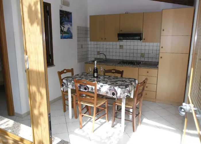 Residenza Romantica מלון דירות טרופאה