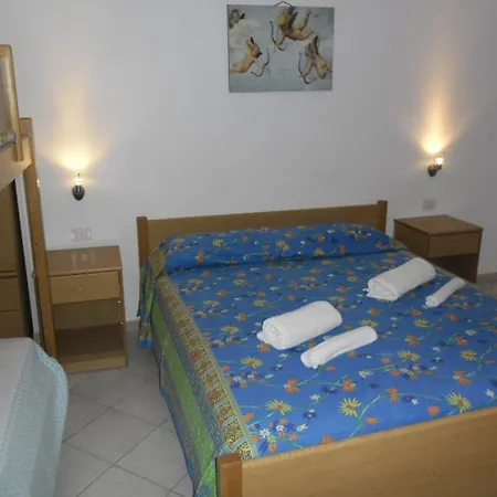 Residenza Romantica מלון דירות טרופאה